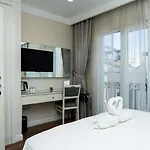 T & R Hotel Estambul
