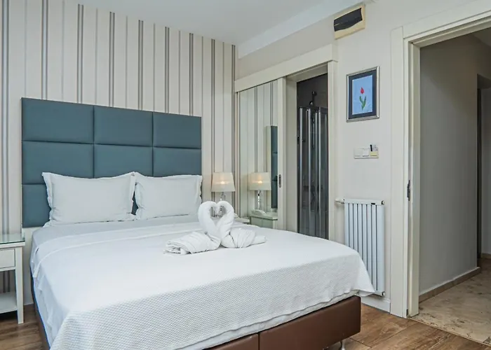 T & R Κωνσταντινούπολη